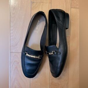 Black leather loafers horse bit